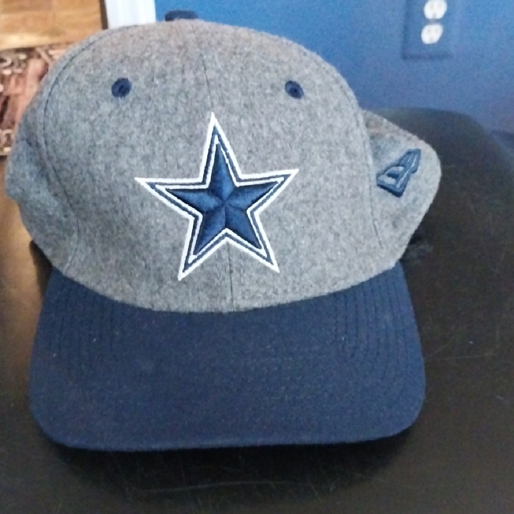 Dallas Cowboys New Era Snapback Hat. Wool Blend Navy Gray. Size Lg/XLg